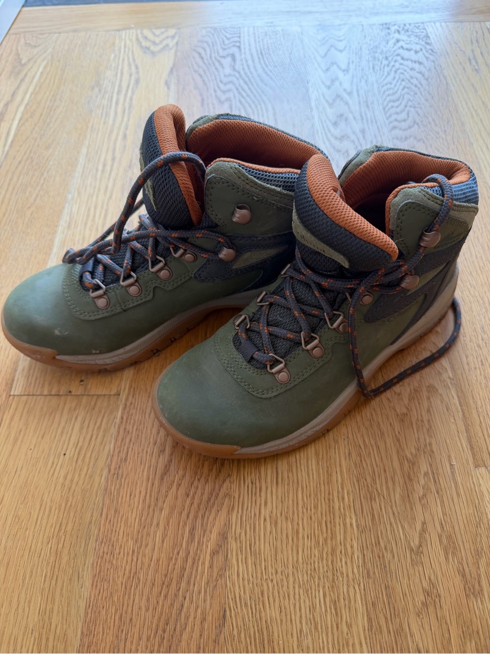 Columbia Newton Ridge hiking boots - Picture 3 of 6